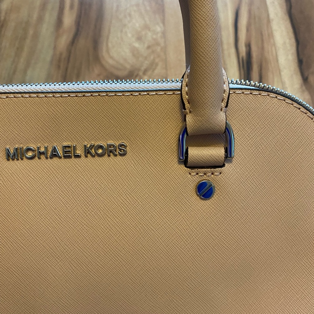 Michael Kors Cindy Dome satchel medium USED ONCE - Picture 6 of 14
